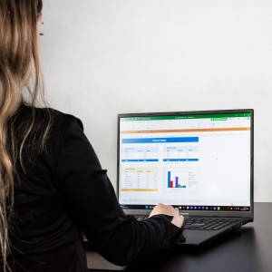 Biurko z elektryczną regulacją wysokości biurko elektryczne Control Pro 120 Biały - Czarny LVNSystem