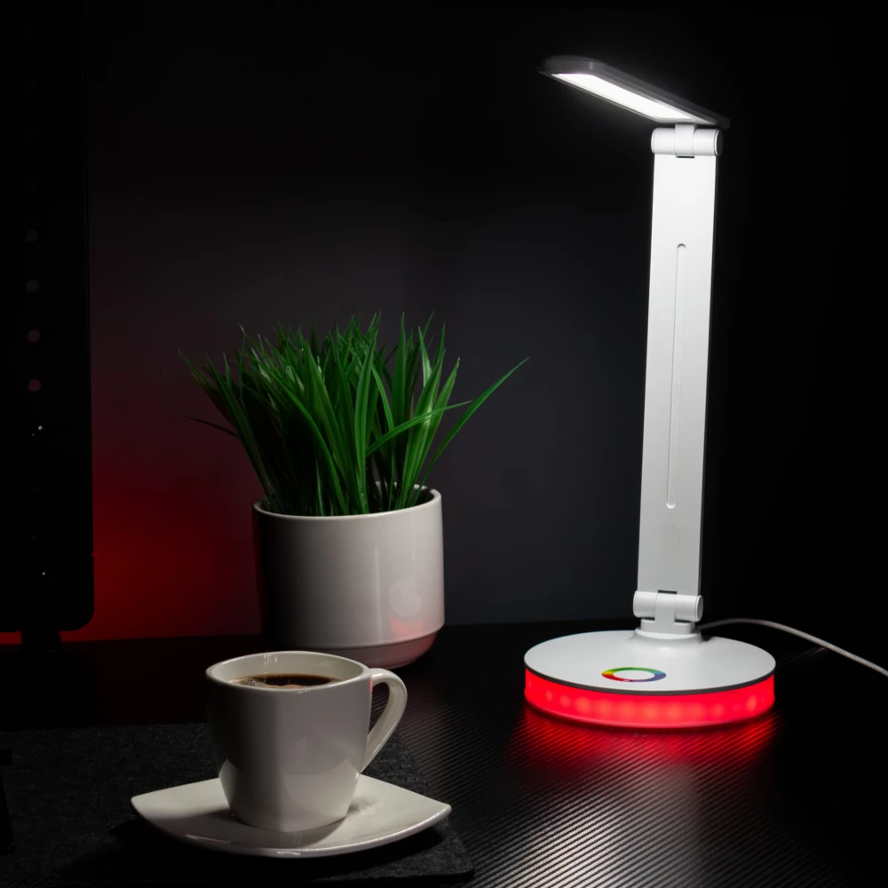 Lampka na biurko Bruno White 5W LED RGB – w aranżacji wnętrza