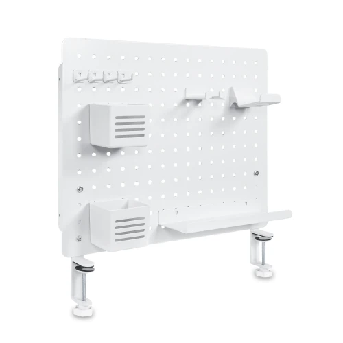 Biały pegboard PG1 mocowany do blatu zaciskami – widok z boku