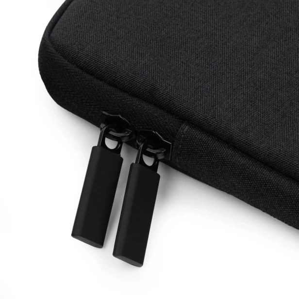 Podwójny suwak etui Varia 13,3" – zbliżenie