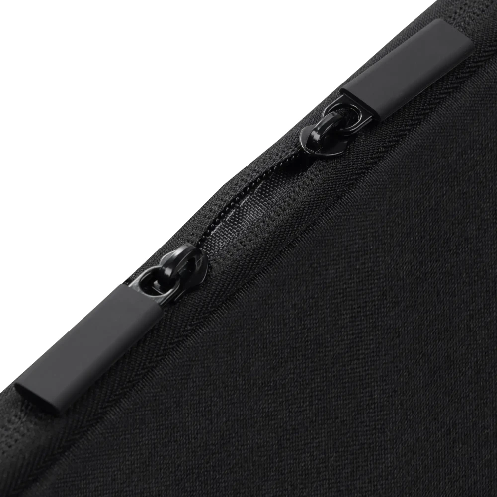 Zamek pokryty gumą w etui Varia 13,3" – zbliżenie