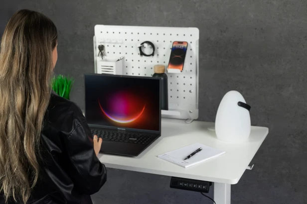 Biurko z elektryczną regulacją wysokości